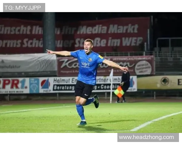 比勒费尔德球员施密特因违纪受罚停赛，影响球队战绩